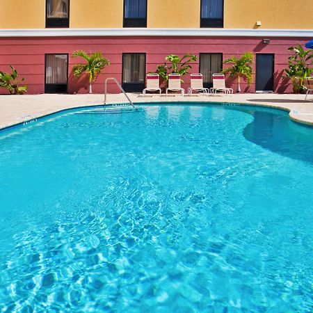 Holiday Inn Express Hotel & Suites Port Richey By Ihg Екстериор снимка