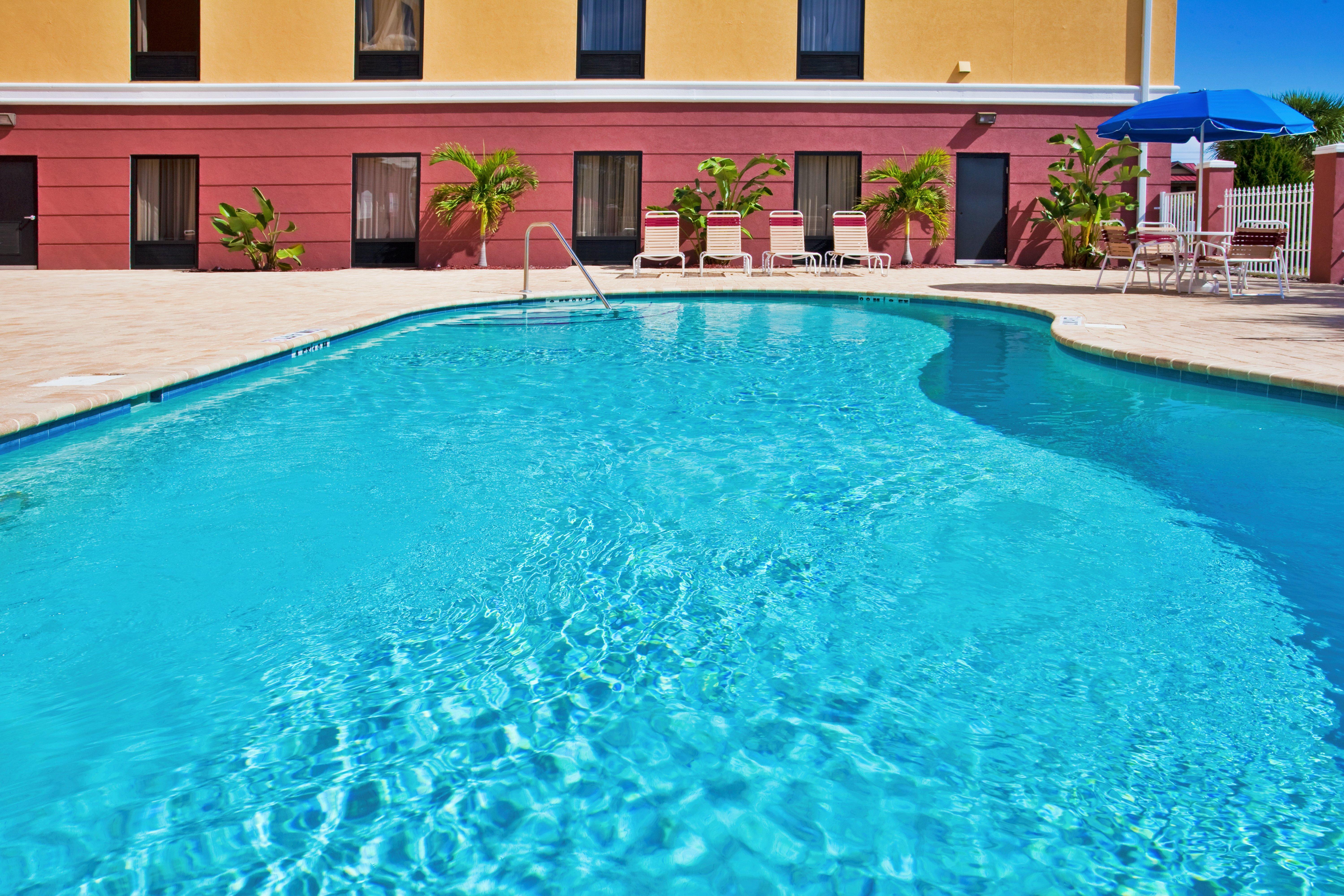 Holiday Inn Express Hotel & Suites Port Richey By Ihg Екстериор снимка